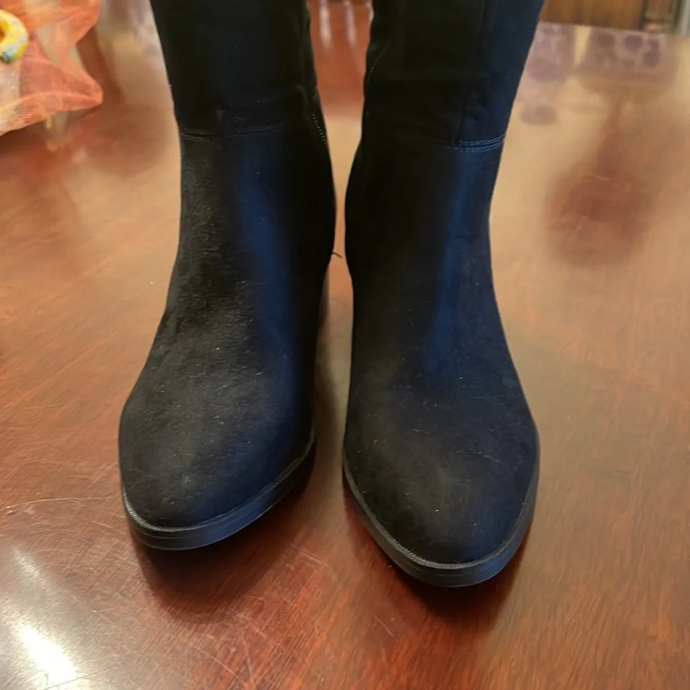 Life Stride Soft System Daring Boot With pewter Decorative piece on side calf. - Picture 3 of 11